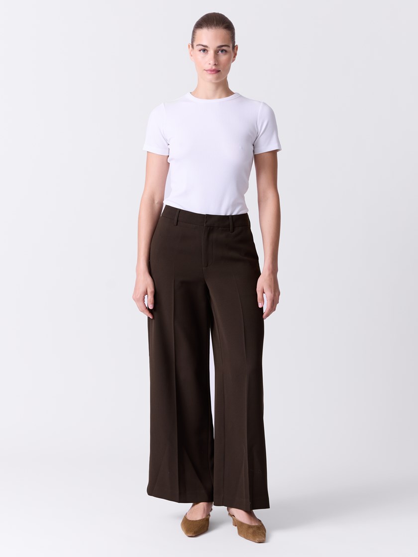 7516502 AIJ 7516502_AIJ-DONNA-A26-Modell-Front_chn=match_7693_Luella bukse AIJ.jpg_Front||Front
