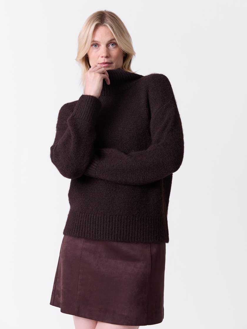 7516522 AIN 7516522_AIN-VAVITE-A26-Modell-Front_chn=match_2316_Kallie høyhalset genser AIN.jpg_Front||Front