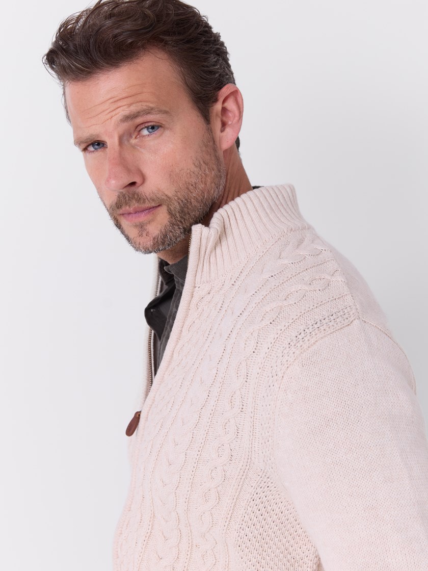7516523 I2X 7516523_I2X-REDFORD-A26-Modell-Front_chn=match_3711_Holger cardigan I2X.jpg_Front