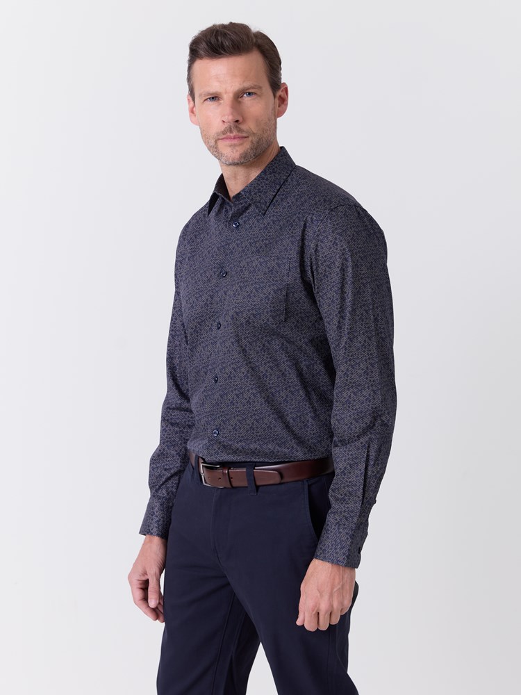 Lom skjorte 7516574_EM1-ALVO-A26-Modell-Front_chn=match_8870.jpg_Front||Front