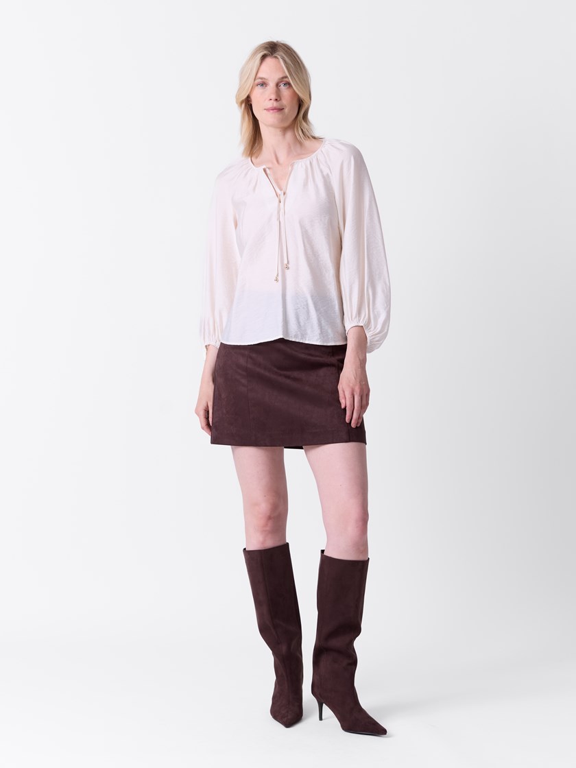 7516587 O79 7516587_O79-VAVITE-A26-Modell-Front_chn=match_8505_Sabrina bluse O79.jpg_Front