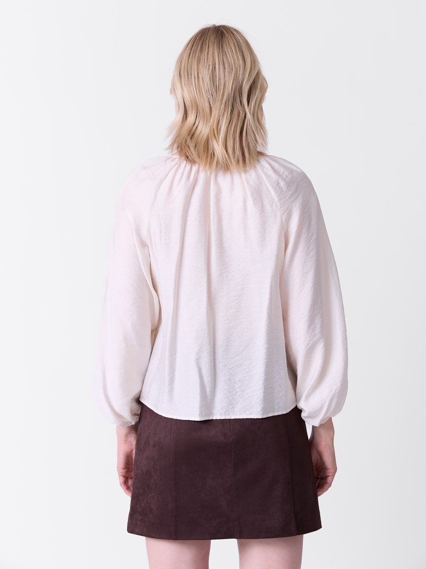 7516587 O79 7516587_O79-VAVITE-A26-Modell-Front_chn=match_8961_Sabrina bluse O79.jpg_Front