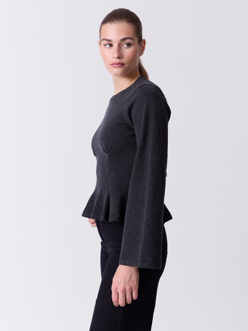 7516611 IEG 7516611_IEG-DONNA-A26-Modell-Front_chn=match_0_Peplum genser IEG.jpg_Front||Front