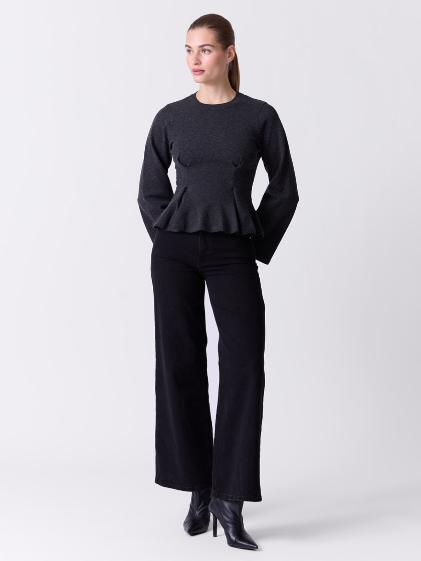 7516611 IEG 7516611_IEG-DONNA-A26-Modell-Front_chn=match_4020_Peplum genser IEG.jpg_Front||Front