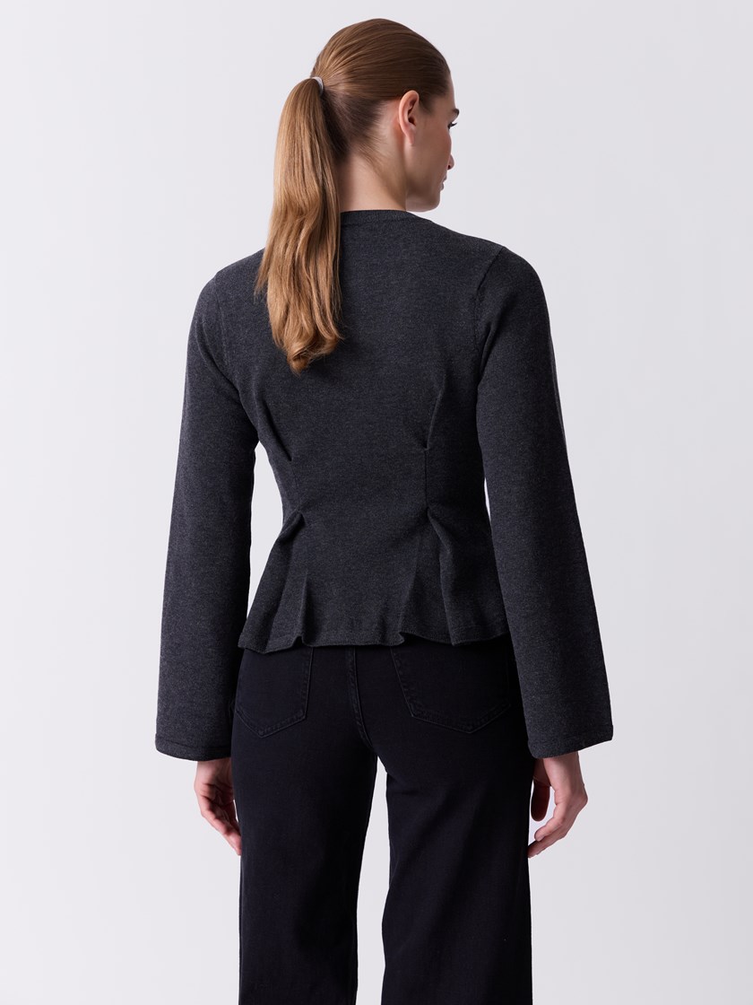 7516611 IEG 7516611_IEG-DONNA-A26-Modell-Front_chn=match_7209_Peplum genser IEG.jpg_Front||Front