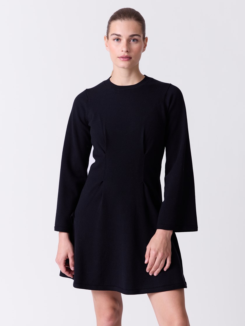 7516626 ID2 7516626_ID2-DONNA-A26-Modell-Front_chn=match_2748_Peplum kjole ID2.jpg_Front||Front