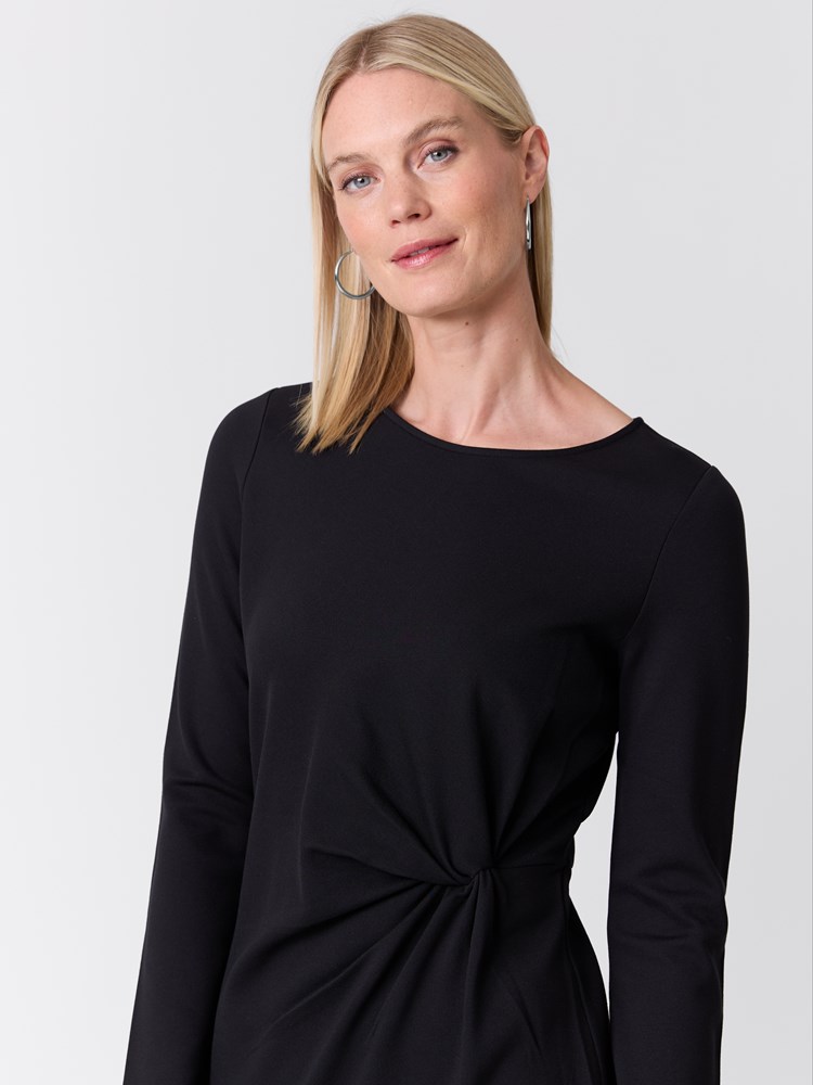 Mina kjole 7516633_ID2-VAVITE-W26-Modell-Front_chn=match_2695_Mina kjole ID2.jpg_Front||Front