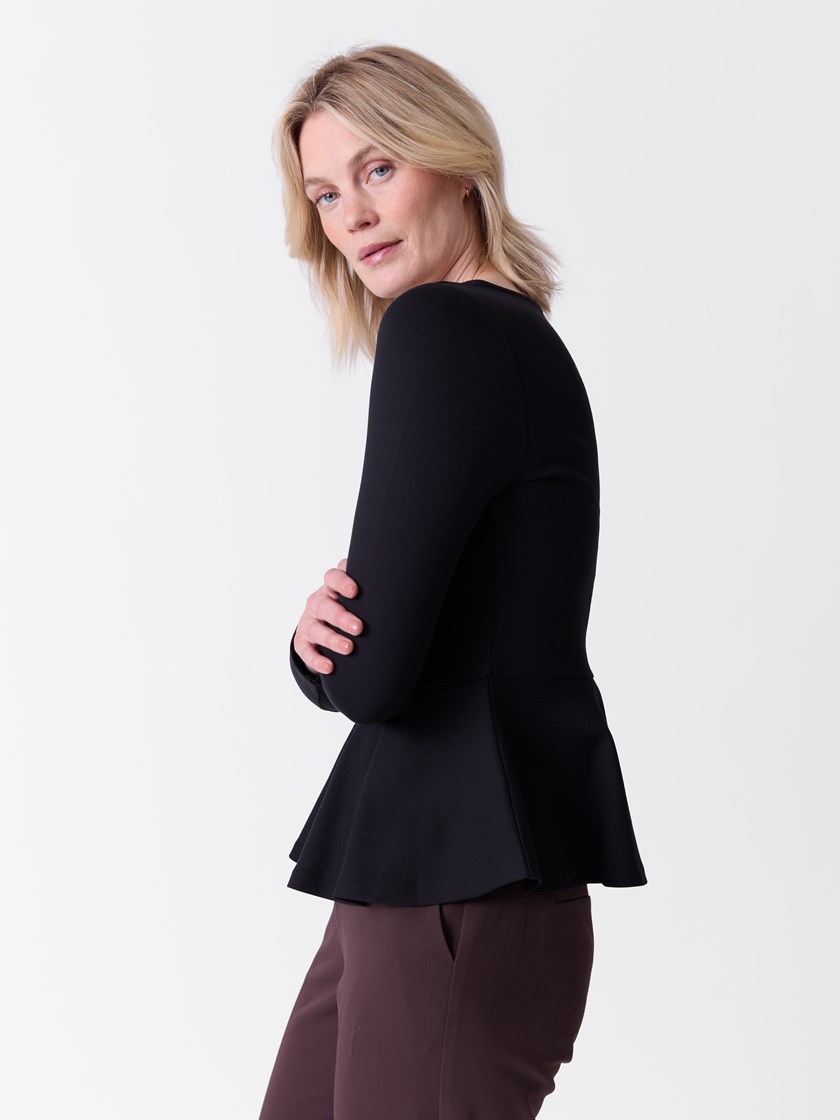 7516638 ID2 7516638_ID2-VAVITE-A26-Modell-Front_chn=match_3093_Mona genser ID2.jpg_Front||Front