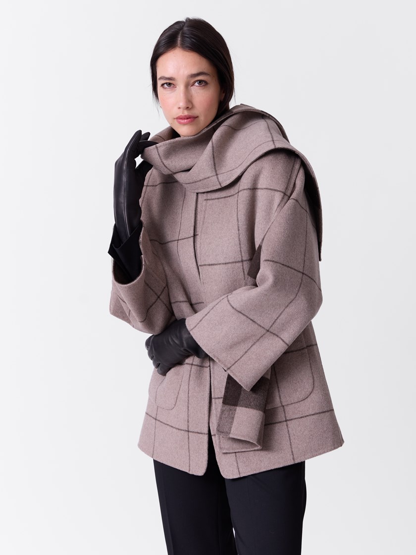 7516648 S32 7516648_S32-MARIEPHILIPPE-A26-Modell-Front_chn=match_2776_Susie kåpe S32.jpg_Front||Front