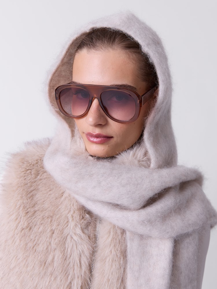 Carmela hood scarf 7516656_O79-DONNA-A26-Modell-Front_chn=match_2055_Carmela hood scarf O79.jpg_Front||Front