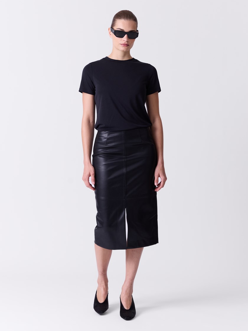 7516690 ID2 7516690_ID2-DONNA-A26-Modell-Front_chn=match_3246_Penny skjørt ID2.jpg_Front||Front