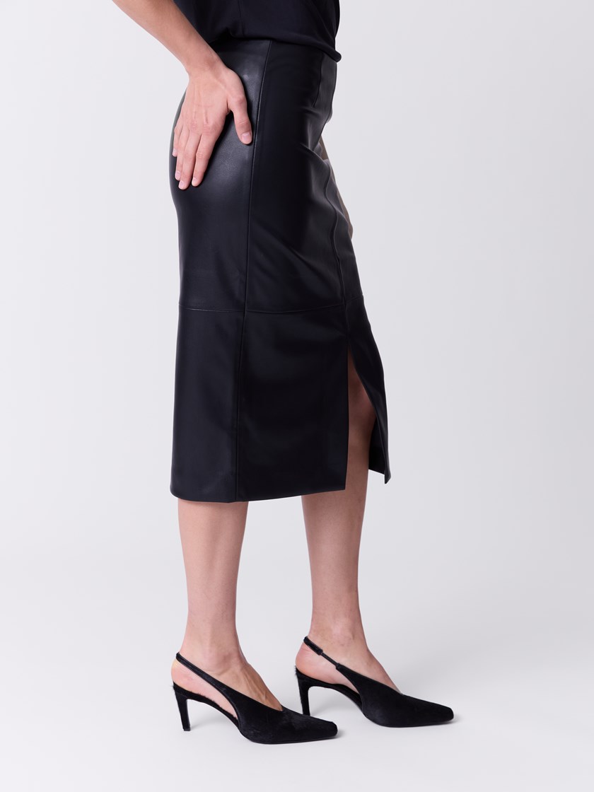 7516690 ID2 7516690_ID2-DONNA-A26-Modell-Front_chn=match_9169_Penny skjørt ID2.jpg_Front||Front