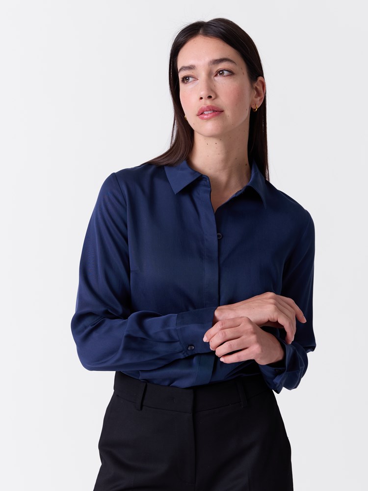 Lana skjorte 7516724_EN9-MARIEPHILIPPE-A26-Modell-Front_chn=match_908_Lana skjorte EN9.jpg_Front||Front