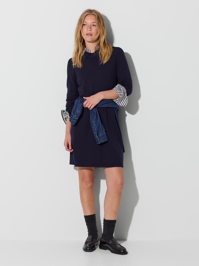7516752 EM6 7516752_EM6-JEANPAUL-W26-Modell-Front_2246_Vivian kjole EM6.jpg_Front||Front