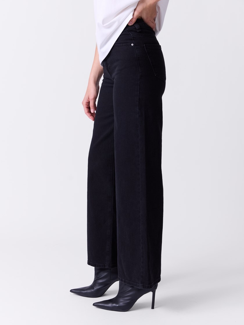 7516770 DAI 7516770_DAI-DONNA-A26-Modell-Front_chn=match_5119_Estelle wide jeans DAI.jpg_Front||Front