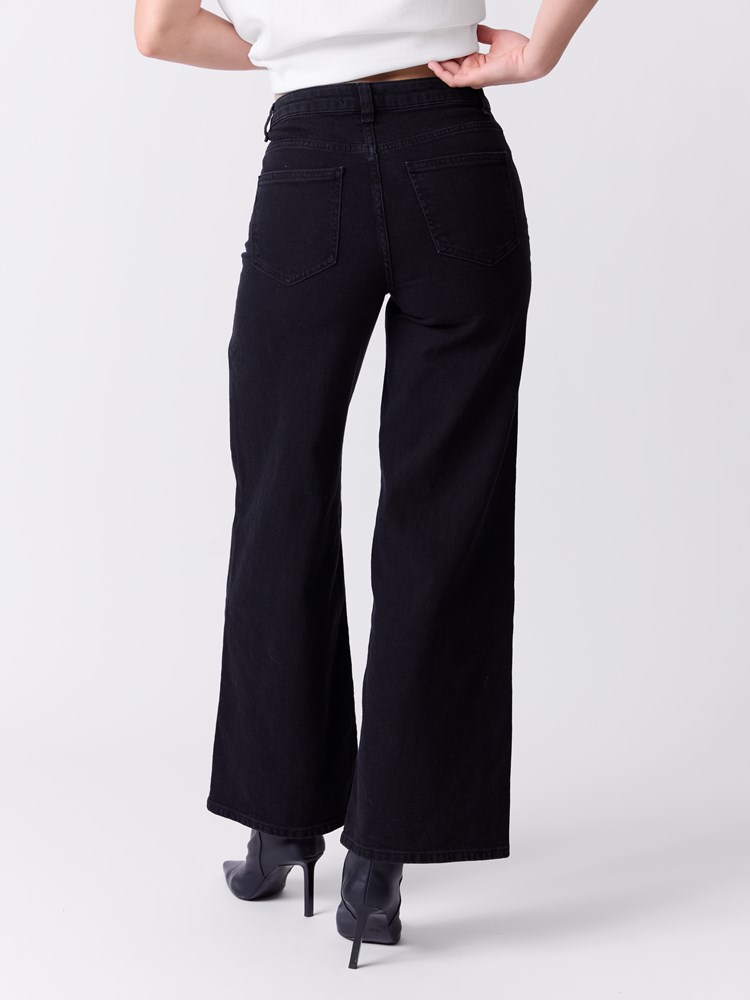 Estelle wide jeans 7516770_DAI-DONNA-A26-Modell-Front_chn=match_6937_Estelle wide jeans DAI.jpg_Front||Front