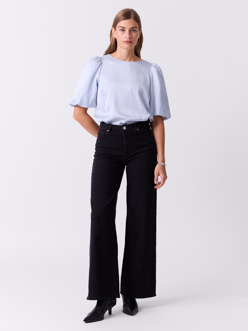 7516770 DAI 7516770_DAI-DONNA-A26-Modell-Front_chn=match_8145_Estelle wide jeans DAI.jpg_Front