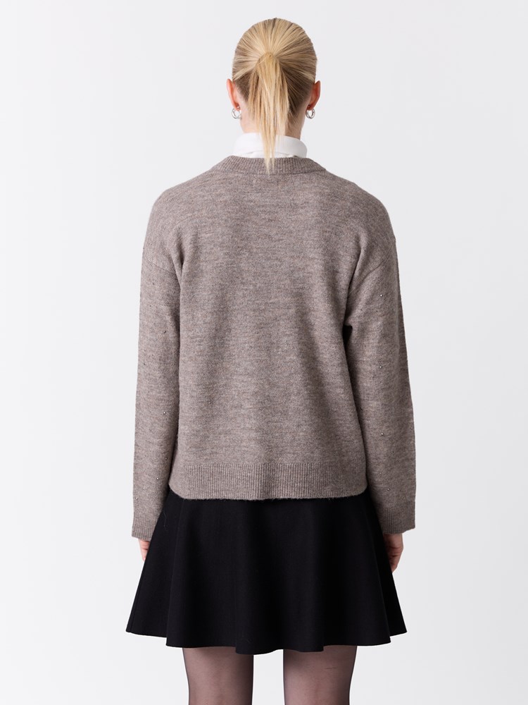 Stella genser 7516860_AHK-VAVITE-W26-Modell-Front_chn=match_1679_Stella genser AHK.jpg_Front||Front