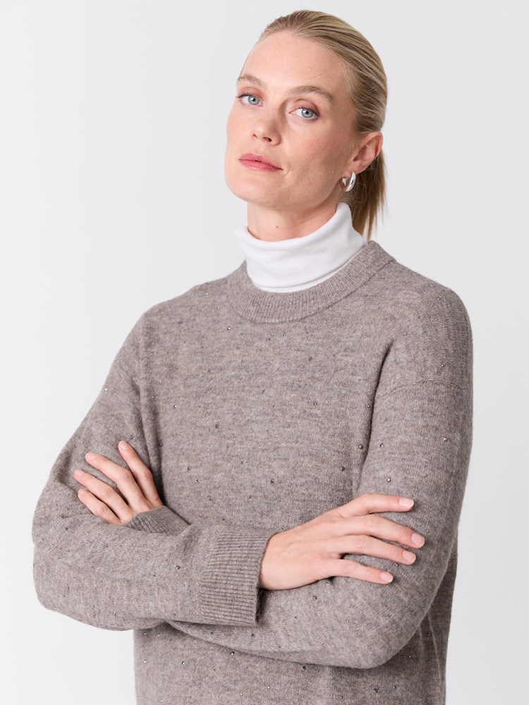 Stella genser 7516860_AHK-VAVITE-W26-Modell-Front_chn=match_3155_Stella genser AHK.jpg_Front||Front