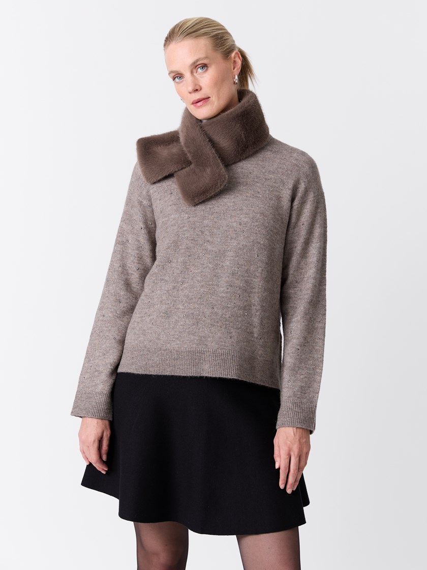 7516860 AHK 7516860_AHK-VAVITE-W26-Modell-Front_chn=match_9673_Stella genser AHK.jpg_Front||Front
