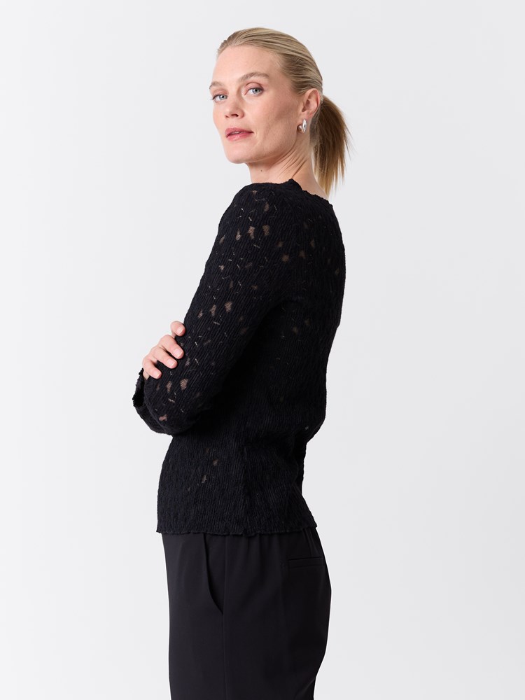 Stella topp 7516861_ID2-VAVITE-W26-Modell-Front_chn=match_8839_Stella topp ID2.jpg_Front||Front