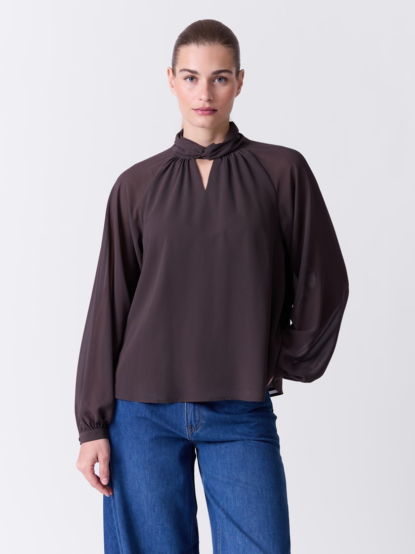 7516872 AIJ 7516872_AIJ-DONNA-A26-Modell-Front_chn=match_1692.jpg_Front