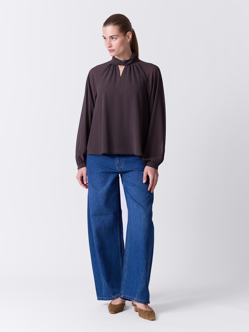 7516872 AIJ 7516872_AIJ-DONNA-A26-Modell-Front_chn=match_4880_Anea bluse AIJ.jpg_Front||Front