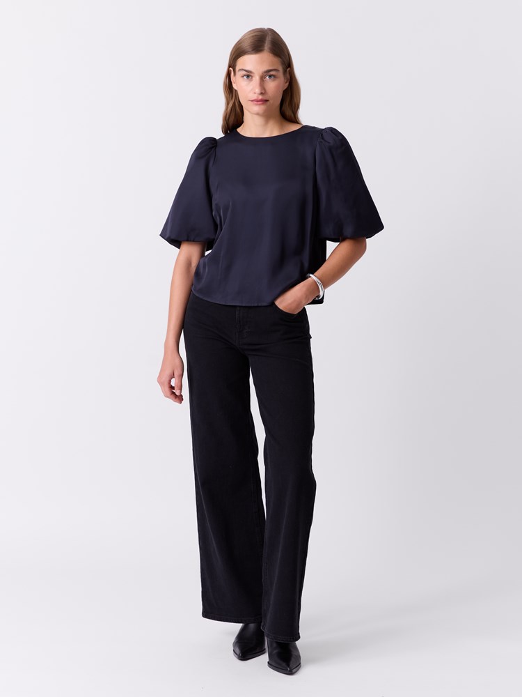 Etoile bluse 7516886_IEG-DONNA-W26-Modell-Front_chn=match_3714_Etoile bluse IEG.jpg_Front||Front