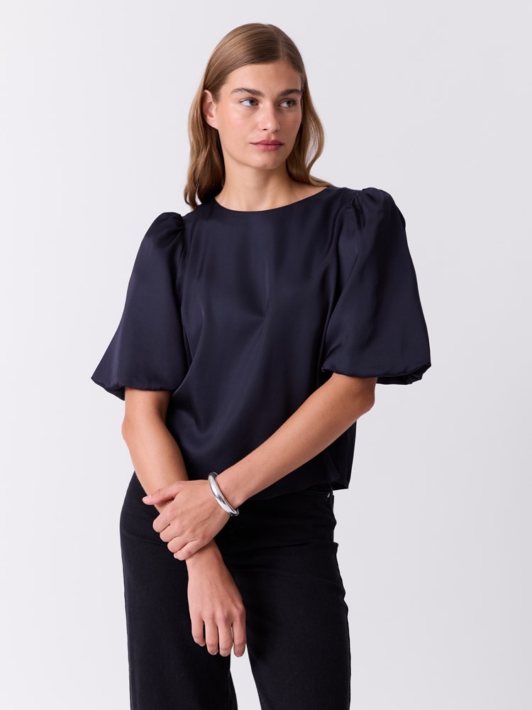 Etoile bluse 7516886_IEG-DONNA-W26-Modell-Front_chn=match_3764_Etoile bluse IEG.jpg_Front||Front