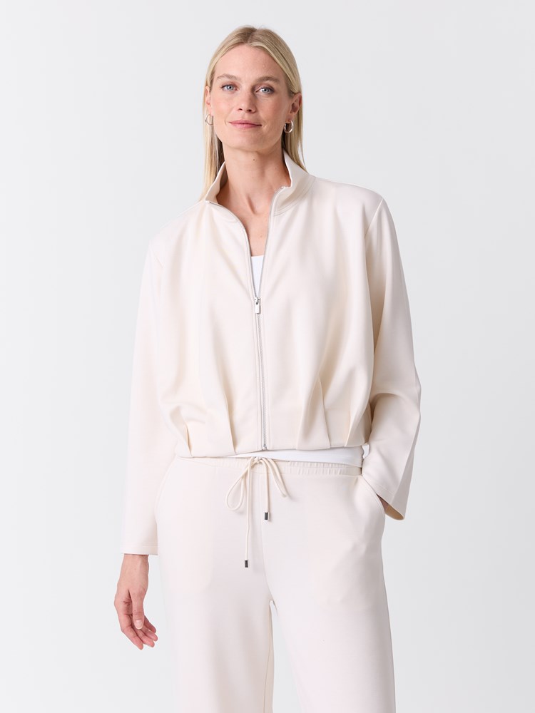 Laurel jakke 7516888_T96-VAVITE-W26-Modell-Front_chn=match_4683_Laurel jakke T96.jpg_Front||Front