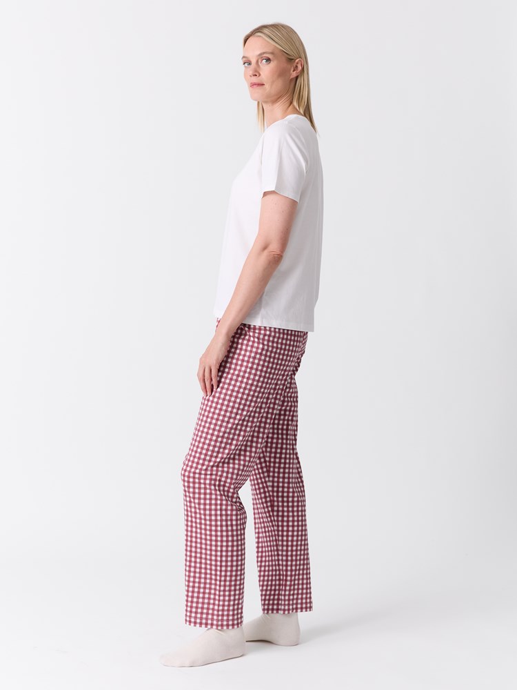 Noor pysjsett 7516900_T97-VAVITE-W26-Modell-Front_chn=match_8767_Noor pysjsett T97.jpg_Front||Front
