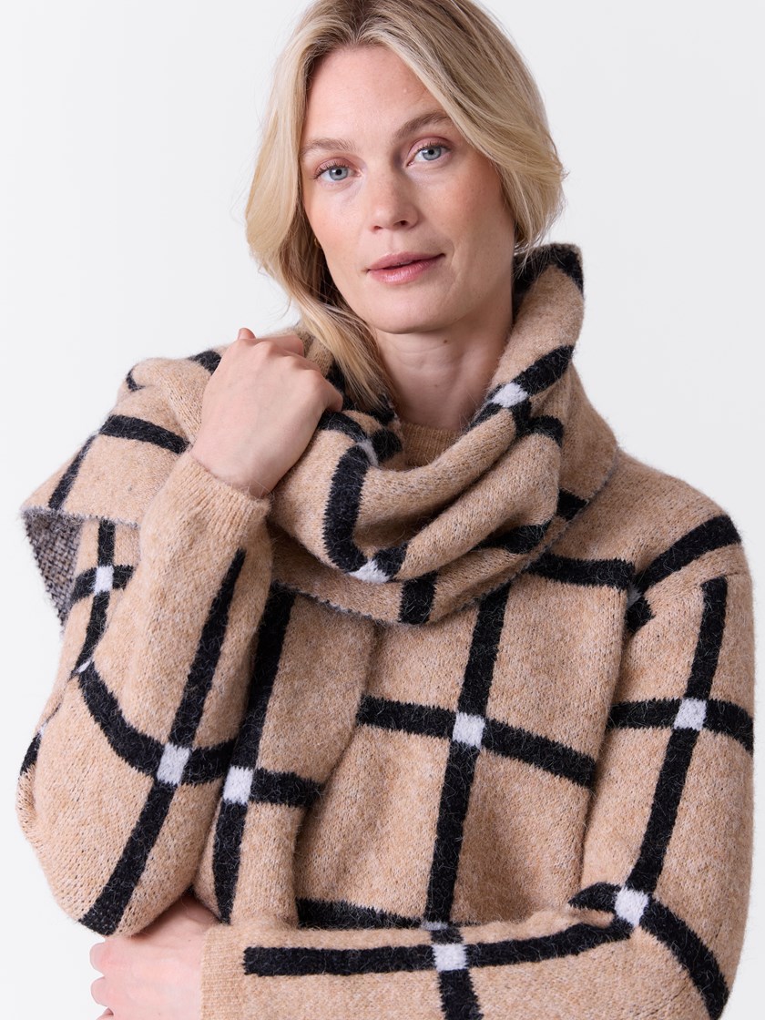 7516919 AHK 7516919_AHK-VAVITE-A26-Modell-Front_chn=match_2405_Florence jaquard skjerf AHK.jpg_Front||Front