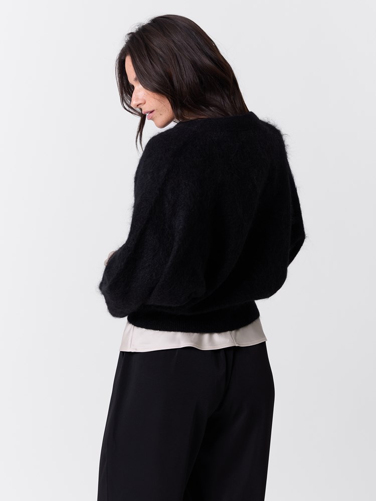 Elea cardigan 7516950_ID2-MARIEPHILIPPE-W26-Modell-Front_chn=match_1793_Elea cardigan ID2.jpg_Front||Front