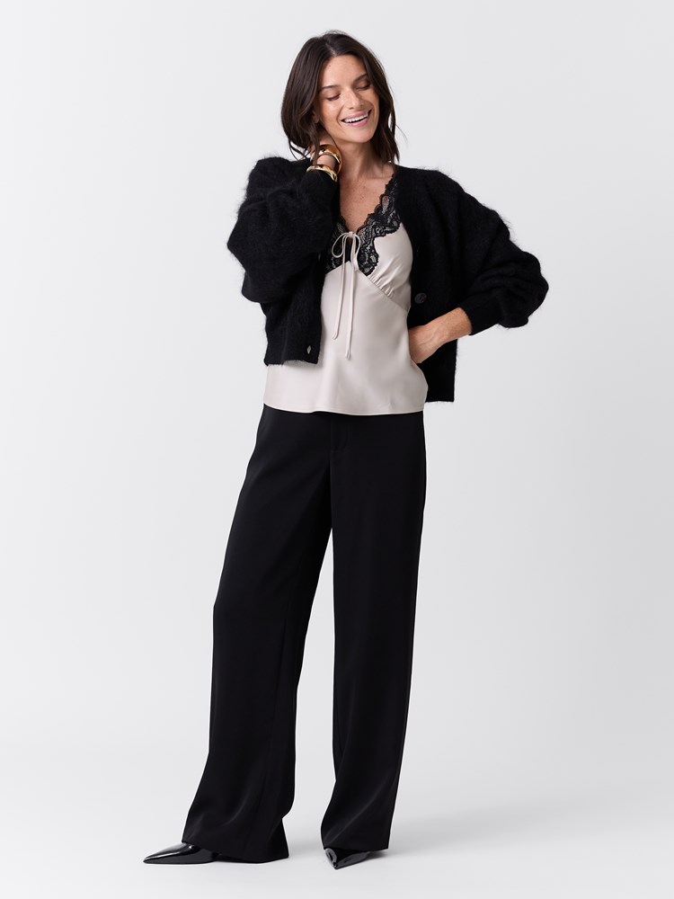 Elea cardigan 7516950_ID2-MARIEPHILIPPE-W26-Modell-Front_chn=match_699_Elea cardigan ID2.jpg_Front||Front