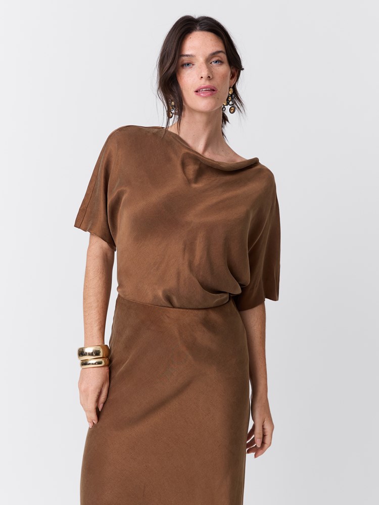 Goldie topp 7516972_U13-MARIEPHILIPPE-W26-Modell-Front_chn=match_951_Goldie topp U13.jpg_Front||Front