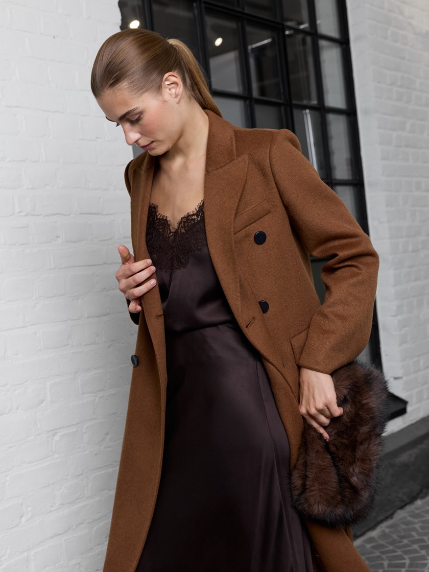7516999 AIJ 7516999_AIJ-DONNA-A26-Modell-Front_chn=match_1561_Isolde veske AIJ.jpg_Front||Front