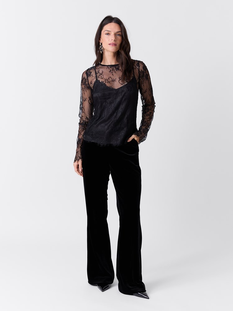 Ingrid velourbukse 7517090_ID2-MARIEPHILIPPE-W26-Modell-Front_chn=match_7357_Ingrid velourbukse ID2.jpg_Front||Front
