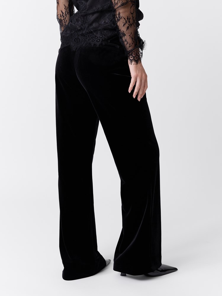 Ingrid velourbukse 7517090_ID2-MARIEPHILIPPE-W26-Modell-Front_chn=match_9739_Ingrid velourbukse ID2.jpg_Front||Front