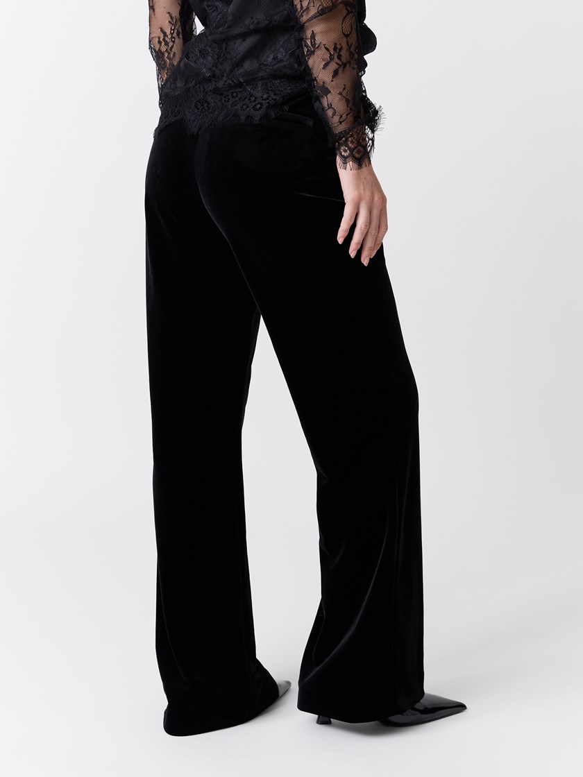 7517090 ID2 7517090_ID2-MARIEPHILIPPE-W26-Modell-Front_chn=match_9739_Ingrid velourbukse ID2.jpg_Front||Front