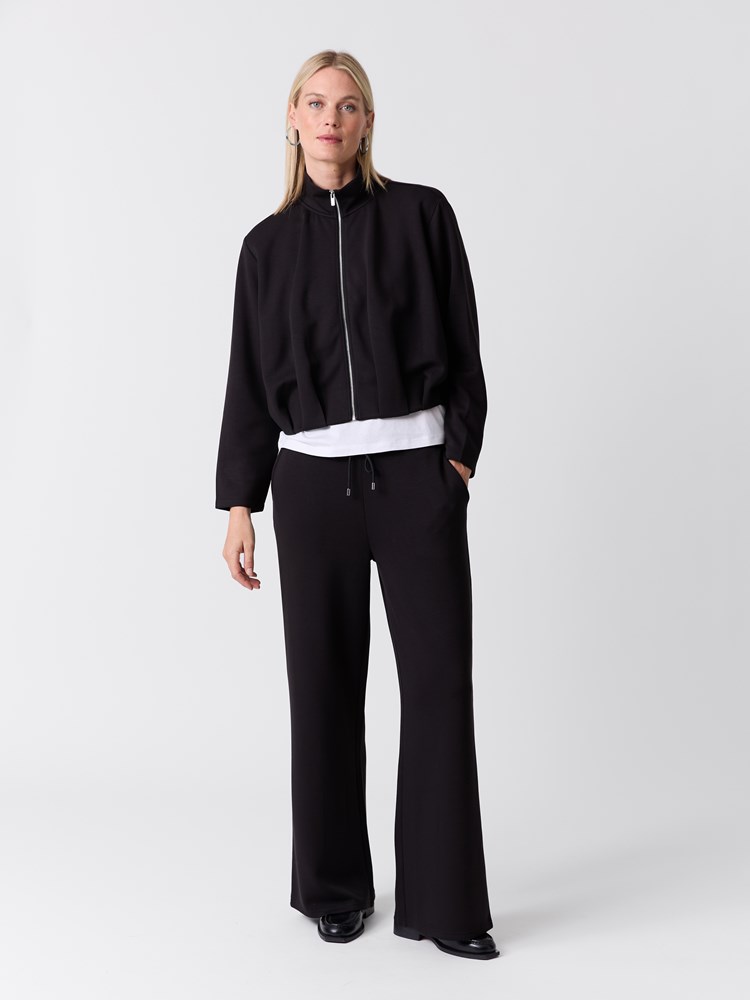 Laurel bukse 7517128_ID2-VAVITE-W26-Modell-Front_chn=match_8107_Laurel bukse ID2.jpg_Front||Front