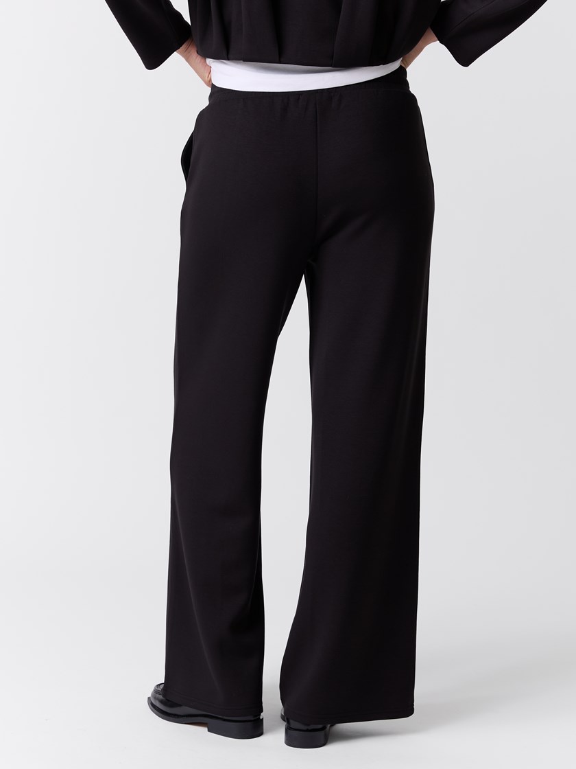 7517128 ID2 7517128_ID2-VAVITE-W26-Modell-Front_chn=match_9292_Laurel bukse ID2.jpg_Front||Front