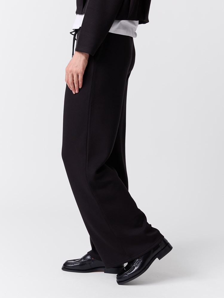 Laurel bukse 7517128_ID2-VAVITE-W26-Modell-Front_chn=match_9801_Laurel bukse ID2.jpg_Front||Front