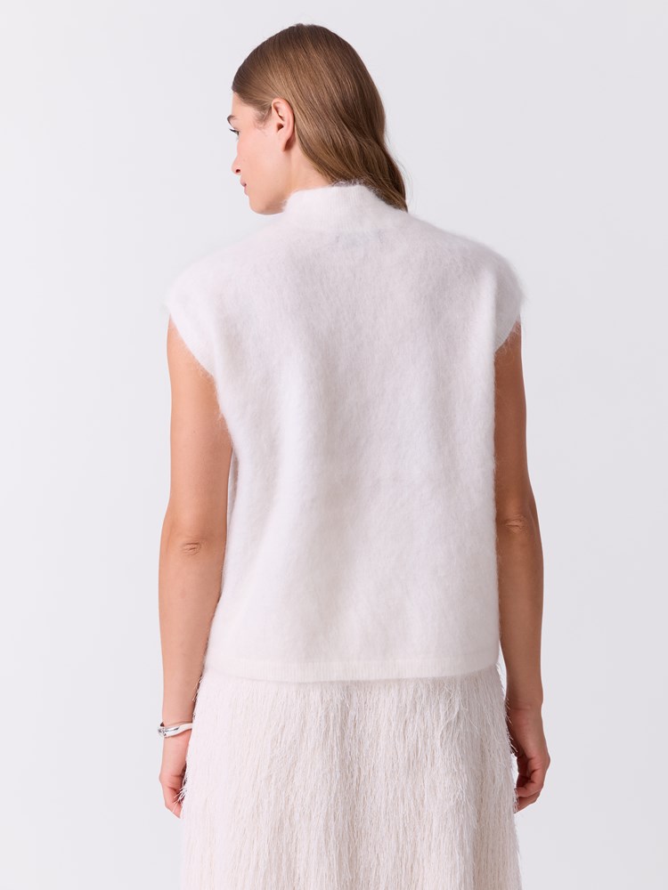 Cecilia vest 7517135_O79-DONNA-W26-Modell-Front_chn=match_8237_Cecilia vest O79.jpg_Front