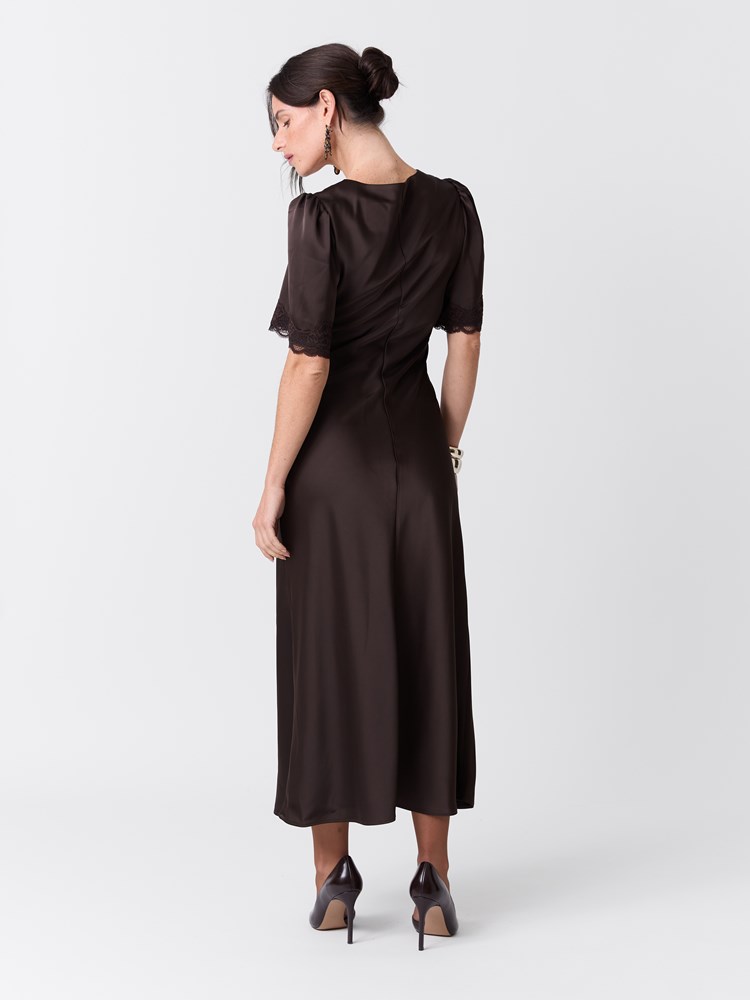 Louise kjole 7517143_AIJ-MARIEPHILIPPE-W26-Modell-Front_chn=match_4318_Louise kjole AIJ.jpg_Front||Front