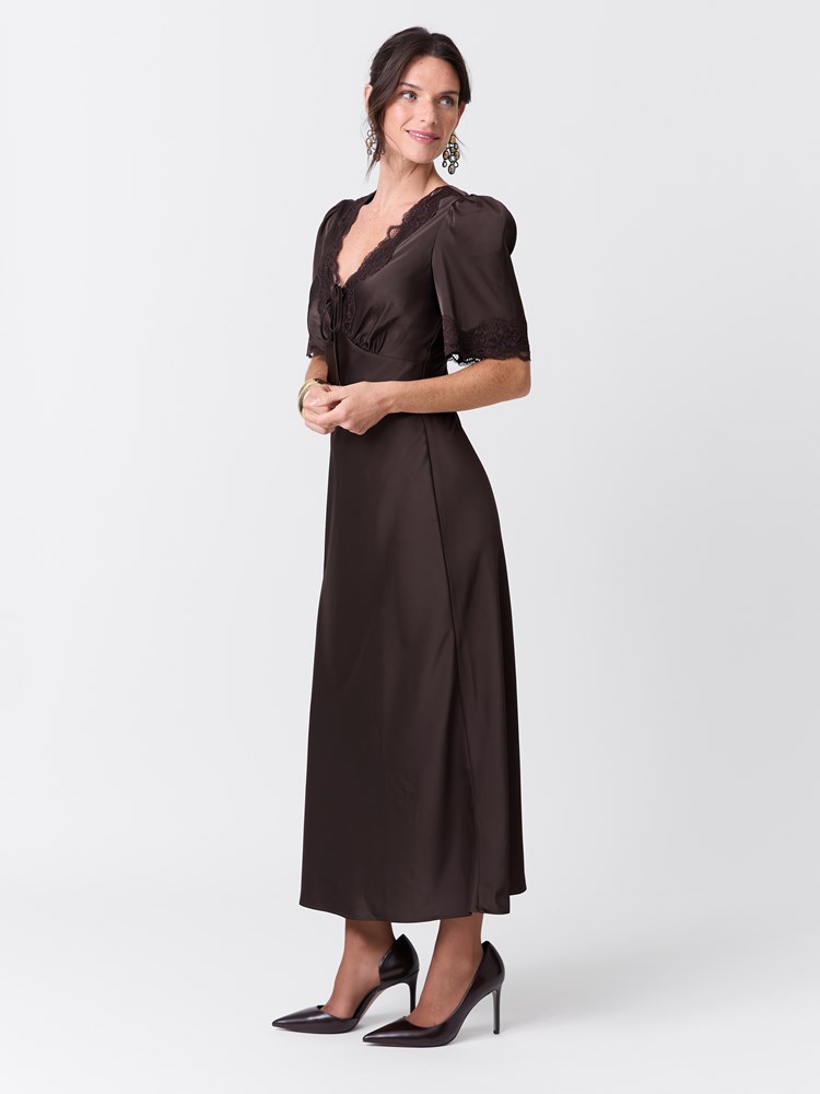 Louise kjole 7517143_AIJ-MARIEPHILIPPE-W26-Modell-Front_chn=match_6466_Louise kjole AIJ.jpg_Front||Front