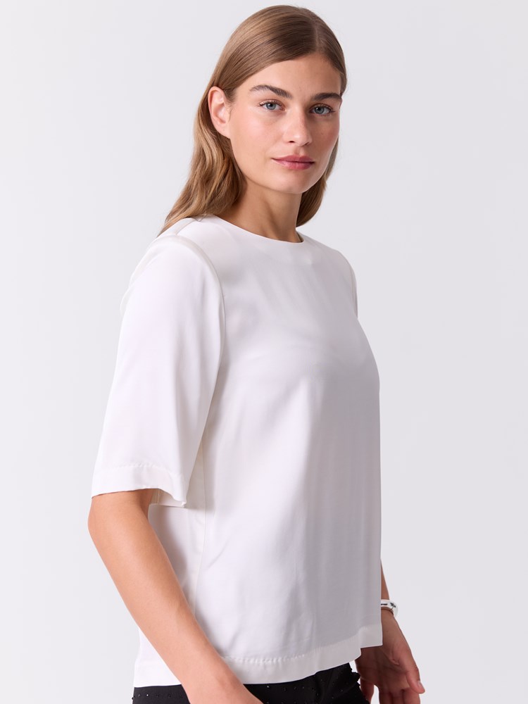 Satin topp 7517153_O79-DONNA-W26-Modell-Front_chn=match_6755.jpg_Front||Front