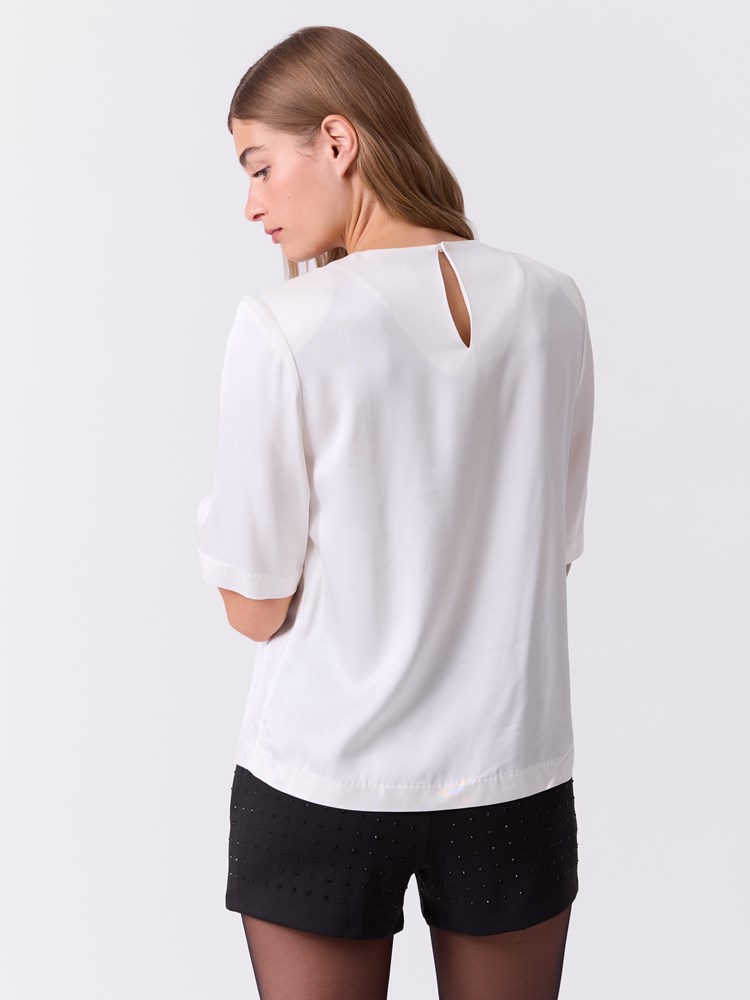 Satin topp 7517153_O79-DONNA-W26-Modell-Front_chn=match_8520.jpg_Front||Front