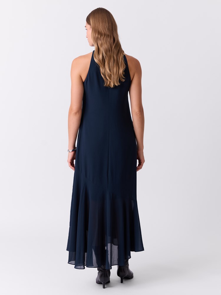 Halterneck kjole 7517154_IEG-DONNA-W26-Modell-Front_chn=match_3037_Halterneck kjole IEG.jpg_Front