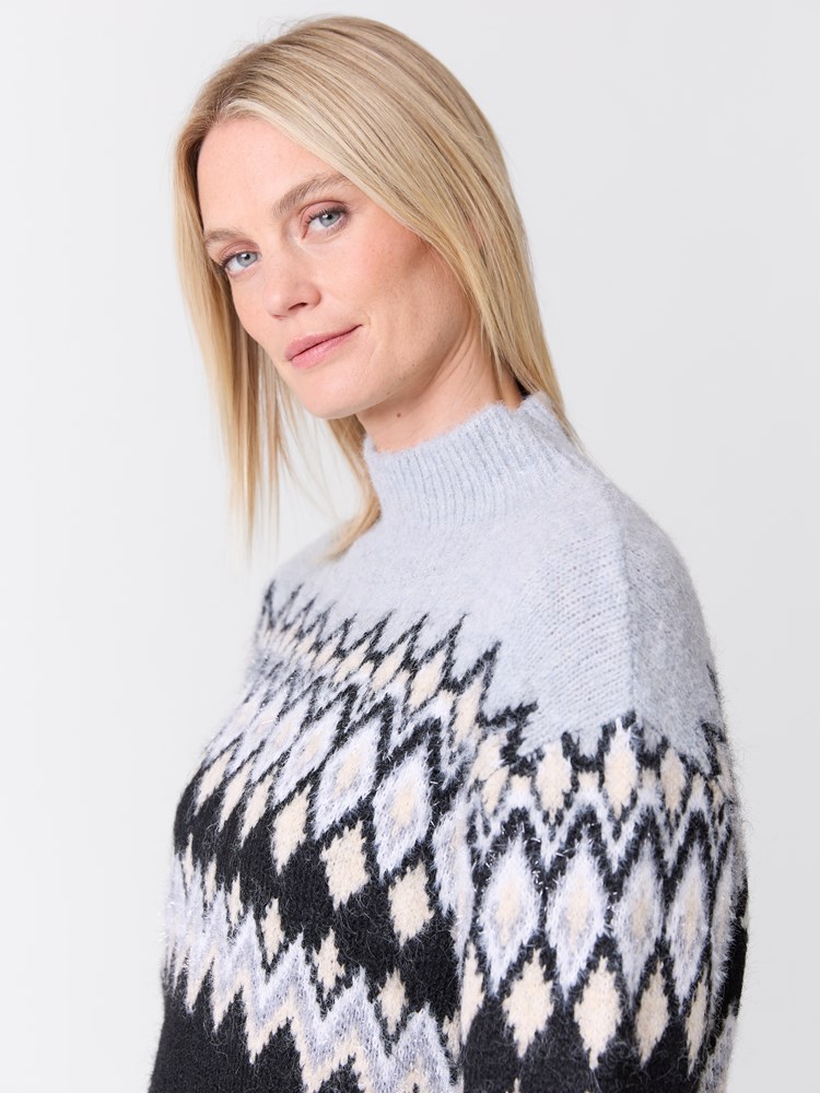 Sarah genser 7517158_ID2-VAVITE-W26-Modell-Front_chn=match_7801_Sarah genser ID2.jpg_Front||Front