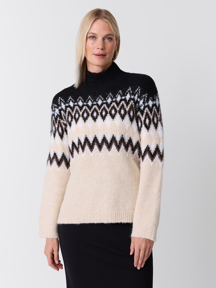 Sarah genser 7517158_T96-VAVITE-W26-Modell-Front_chn=match_482_Sarah genser T96.jpg_Front||Front